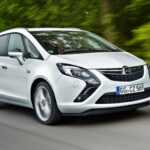 Opel-Zafira-Tourer-biturbo-blanco.jpg