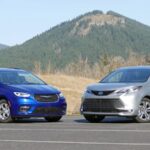 Toyota Siena contra Chrysler Pacifica Híbrido |  Prueba comparativa MPV
