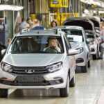 Rusia reanuda la producciÃ³n de automÃ³viles con Lada Granta desmantelado